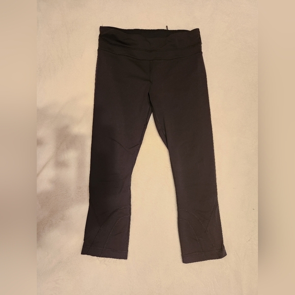 lululemon athletica Pants - LULULEMON crop black leggings. Missing size tag but perfect condition